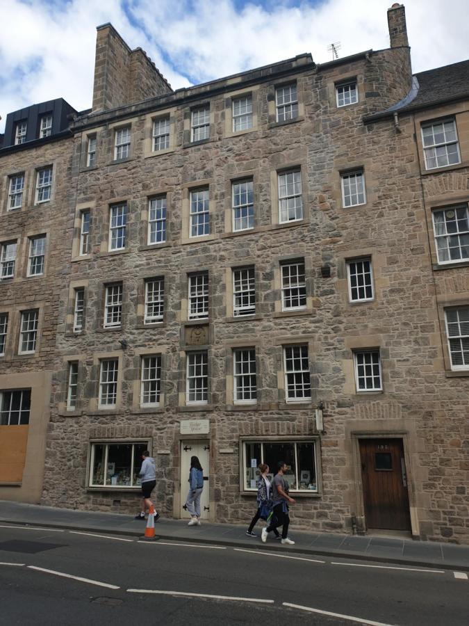 Canongate - Spacious And Historic 2 Bed Flat On Royal Mile Edinburgh Exterior photo